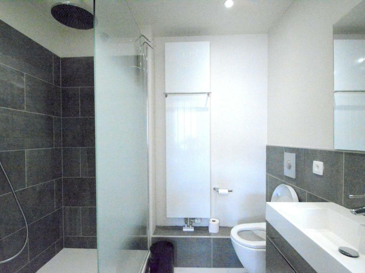 הוילה בוילון Large Townhouse With Pool Table מראה חיצוני תמונה